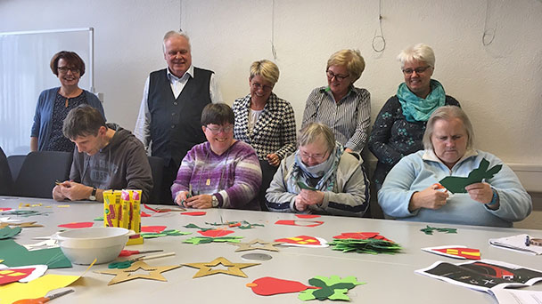 Dekoration für Bundestags-Weihnachtsbaum kommt aus Rastatt – Delegation Lebenshilfe Rastatt-Murgtal reist nach Berlin