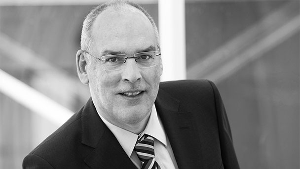 Ehemaliger SWR-Programmdirektor Gerold Hug ist tot – Begann als Hörfunkredakteur und Moderator bei SWF3 in Baden-Baden Ehemaliger SWR-Programmdirektor Gerold Hug ist tot – Begann als Hörfunkredakteur und Moderator bei SWF3 in Baden-Baden