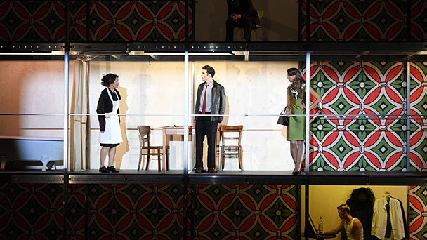 Theater Baden-Baden lockt mit „Herzsprünge“ und „Lehman Brothers“