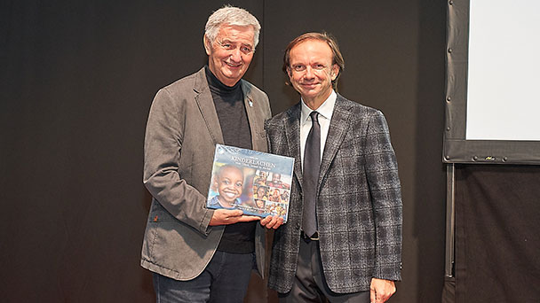 70.000 Euro Spenden bei DBA-Night am Baden-Airpark – Hilfe für Schule in Namibia  