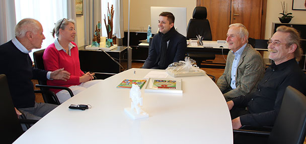 Erfolgreiche Kulturstadt Gernsbach – Urkunde zum Kulturpreis an Bürgermeister Christ übergeben Erfolgreiche Kulturstadt Gernsbach – Urkunde zum Kulturpreis an Bürgermeister Christ übergeben