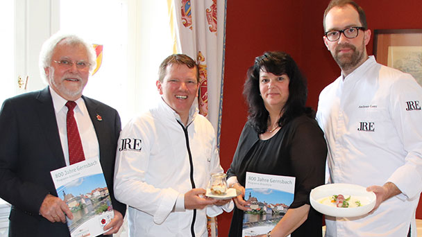 „Sternemenü“ zum 800. Stadtjubiläum Gernsbach – Schloss Eberstein kocht für den guten Zweck „Sternemenü“ zum 800. Stadtjubiläum Gernsbach – Schloss Eberstein kocht für den guten Zweck