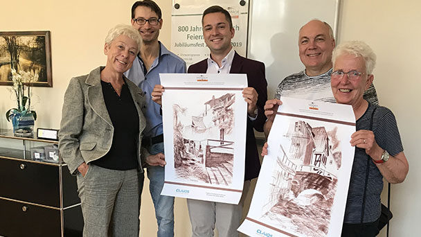 Dmitrij Averjanov übergibt Zeichnungen zum 800. Gernsbacher Stadtjubiläum – Zu Gast bei Turgenev-Gesellschaft Baden-Baden 
