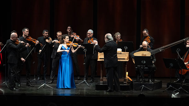 Große Kunst im Festspielhaus Baden-Baden – Publikum erklatschte am Samstag zwei Zugaben – Chouchane Siranossian darf man eine Teufelsgeigerin nennen! – Gastkommentar von Inga Dönges 