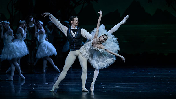John Neumeier in Baden-Baden – Kompliment an das Bayerische Staatsballett und die Baden-Badener Philharmonie – Gastkommentar von Inga Dönges John Neumeier in Baden-Baden – Kompliment an das Bayerische Staatsballett und die Baden-Badener Philharmonie – Gastkommentar von Inga Dönges