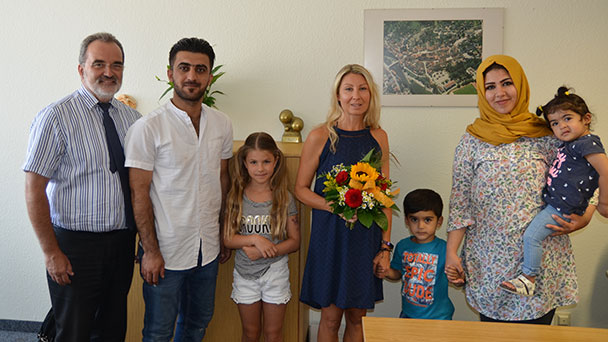 Stadt Gernsbach dankt beherzter Retterin - Dreijährigen Bub vor dem Ertrinken bewahrt