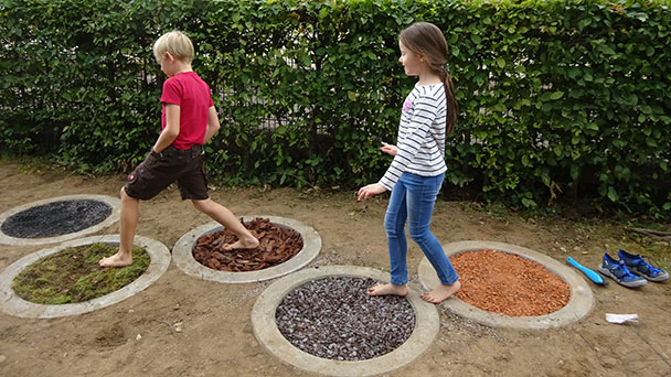 Barfuß in Rastatt – „Sinne schärfen auf dem Barfußpfad“ 