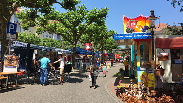 Hamburger Fischmarkt am Wochenende in Rastatt – Mit dabei Wurst-Herby, Aal-Hinnerk, Bananen-Fred
