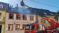 OB Pütsch dankt Einsatzkräften nach Feuer in Rastatter Innenstadt – Stadt kümmert sich um Unterbringung der Bewohner