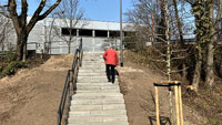 Treppe zum neuen Aldi-Markt in der Weststadt freigegeben – Aldi-Treppe oder Werner-Schmoll-Treppe