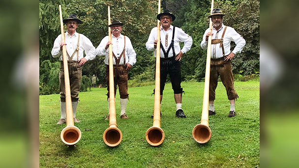 Gernsbacher Alphornbläsern musizieren – Konzert am Sonntag im Kurpark Gernsbacher Alphornbläsern musizieren – Konzert am Sonntag im Kurpark