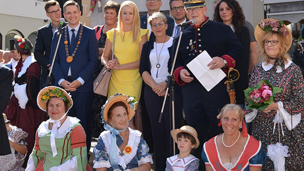 Bürgermeister Julian Christ ganz aus dem Häuschen - “Schöner hätte mein Start nicht sein können“ Bürgermeister Julian Christ ganz aus dem Häuschen - “Schöner hätte mein Start nicht sein können“