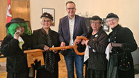 Trauernde Bleichhexen in Gernsbach – Schlüssel wieder im Rathaus