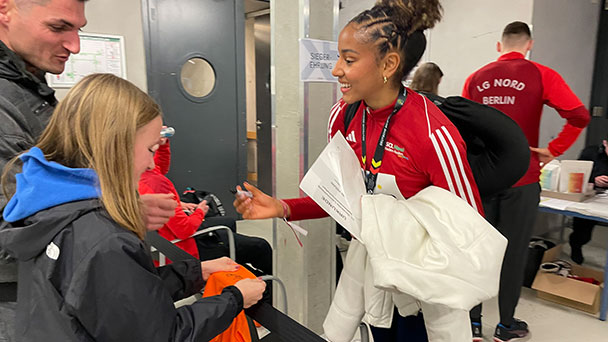 Baden-Badener Weitspringerin Mikaelle Assani zweiter Platz in Berlin – SCL Heel Coach Udo Metzler: „Zone ist Mist“