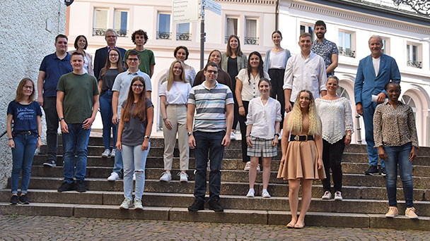 OB Späth freut sich über Behörden-Nachwuchs – Neue 21 Auszubildende bei Baden-Badener Stadtverwaltung