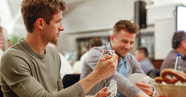 Nationalspieler Thomas Müller auf Baden-Badener Charity-Portal - Fußballstar versteigert persönliche Dinge für guten Zweck 