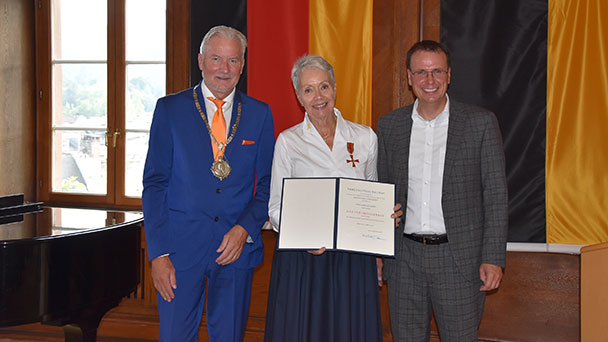 Peinliches Schweigen – Rathaus Baden-Baden und das Bundesverdienstkreuz für Barbara Hoffs – Kommentar von Christian Frietsch