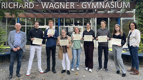 Zwei „Abis“ für RWG-Schüler – Deutsches Abitur und französisches Baccalaurréat