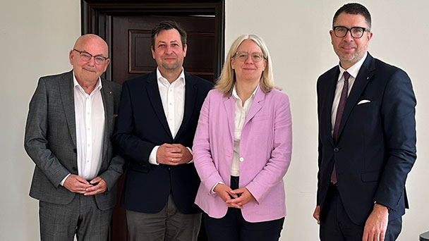 Fernverkehrsanbindung von Baden-Baden – OB Jung und Bürgermeister Krammerbauer im Gespräch mit der Deutschen Bahn