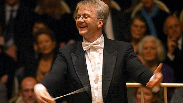 Mit dem Walzerkönig ins Neue Jahr – Pavel Baleff dirigiert Philharmonie Baden-Baden Mit dem Walzerkönig ins Neue Jahr – Pavel Baleff dirigiert Philharmonie Baden-Baden