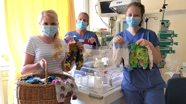 Kleidung für Frühchen – Ehrenamtliches Engagement von Julia Fiebig – „Für mich ist das eine Herzenssache“