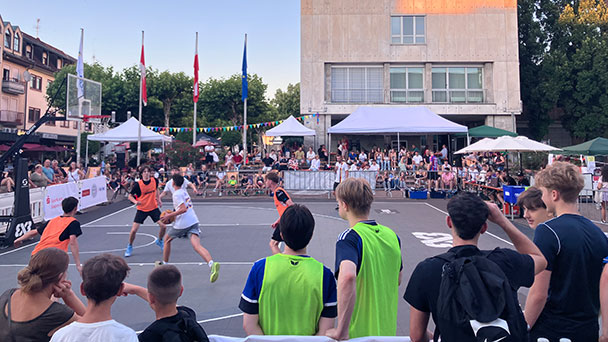 Kleine Basketball-WM auf dem Marktplatz in Gaggenau – 3x3-Cityturnier auf dem Marktplatz