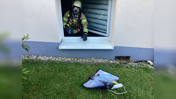 Feuer durch Laptop-Akku in Baden-Baden – Brand in Kellerwohnung – Feuerwehr schnell zur Stelle 