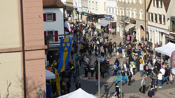 Bühl lockt mit verkaufsoffenem Sonntag – Rathaus organisiert Jahrmarkt schon morgens um 11 Uhr