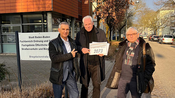 Über 2.000 Unterschriften für zweites Bürgerbegehren übergeben – „Ja! zum Klinikstandort Baden-Baden“ Über 2.000 Unterschriften für zweites Bürgerbegehren übergeben – „Ja! zum Klinikstandort Baden-Baden“