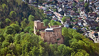 Das Land macht ernst – Burg Alt-Eberstein in Baden-Baden bleibt ab 1. September dunkel – Beleuchtung an Kulturdenkmälern wird abgestellt oder begrenzt