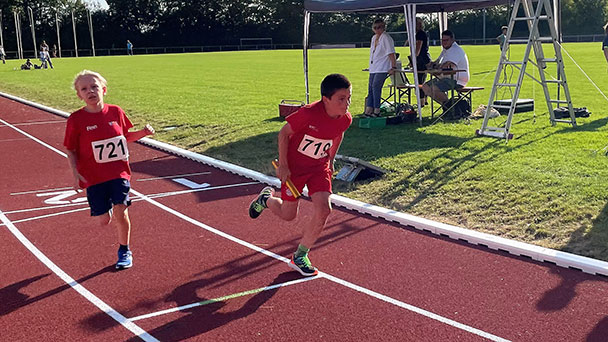 Hitzeschlacht im Aumattstadion – SCL Heel boykottiert 800-Meter-Lauf Hitzeschlacht im Aumattstadion – SCL Heel boykottiert 800-Meter-Lauf