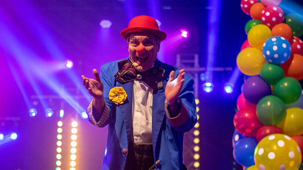 Online-Fastnacht für Baden-Badener Kinder – Clown Clip kommt mit seinem Freund Herr Wunderle nach Hause Online-Fastnacht für Baden-Badener Kinder – Clown Clip kommt mit seinem Freund Herr Wunderle nach Hause