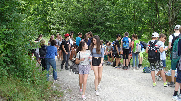 Erstaunlich erfolgreiche Spendensammler – 19.000 Euro von RWG-Schüler gesammelt für guten Zweck und Schulbibliothek