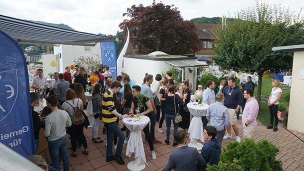 Nostalgie am Baden-Badener Schlossberg – 160 Päda-Schüler blickten wehmütig zurück