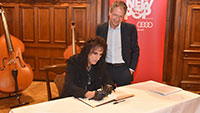 Alice Cooper im Goldenen Buch Baden-Baden – In einem Atemzug mit Bill Clinton und Barack Obama
