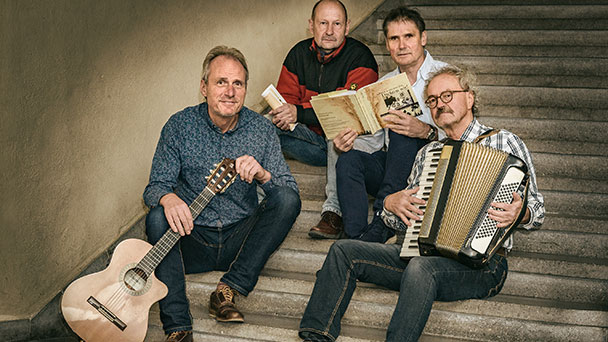 Erschütternde Chronik - Von der Ideologie der Nazis verführt - Ortsvorsteher Achim Rietz recherchierte fünf Jahre Erschütternde Chronik - Von der Ideologie der Nazis verführt - Ortsvorsteher Achim Rietz recherchierte fünf Jahre