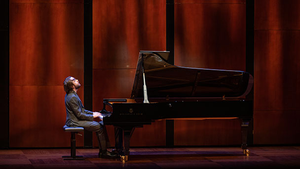 Ein Bravo auf Daniil Trifonov im Festspielhaus Baden-Baden – „Das zahlenmäßig geringe Publikum zollte großen Beifall“ – Gastkommentar von Inga Dönges