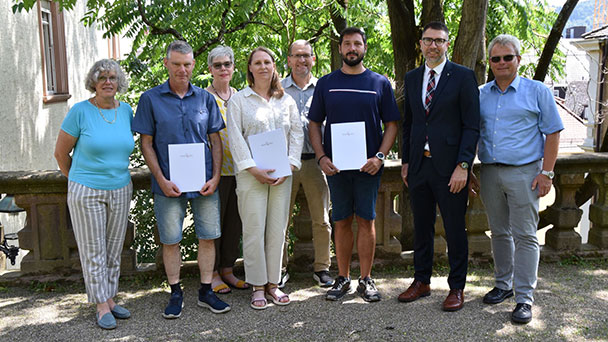 Dienstjubilare dürften von Kürzungsmaßnahmen nicht betroffen sein – Ehrungen im Baden-Badener Rathaus
