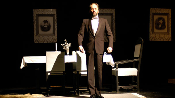 Silvesterspecial: “Cabaret” und “Dinner for One” auf der Theaterbühne