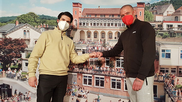 Ehemaliger KSC-Star jetzt in Baden-Baden – „Torjäger-Krokodil“ Sean Dundee leitet ab sofort Fußball-AG am Pädagogium Ehemaliger KSC-Star jetzt in Baden-Baden – „Torjäger-Krokodil“ Sean Dundee leitet ab sofort Fußball-AG am Pädagogium