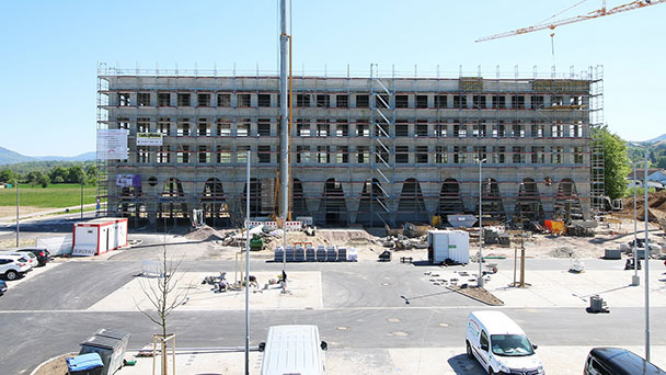 Richtfest am ehemaligen Achteck in Haueneberstein – Vierstöckiger Bürokomplex – Edeka-Markt öffnet am 13. Mai 