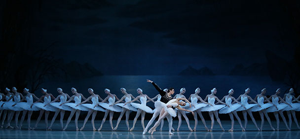 Weiße Weihnachten ist nicht sicher – Das Festspielhaus Baden-Baden verspricht aber weiße Schwäne - Mariinsky Ballett Dance Revolution à la Russe und die vier Jahreszeiten