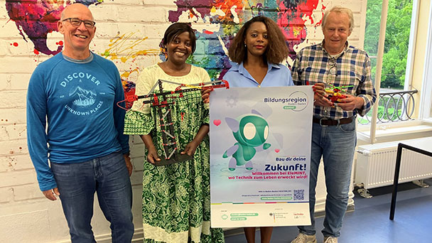 Von der Baden-Badener Haushalts-Agonie nichts zu spüren – Technik-AG im September in der Stadtbibliothek