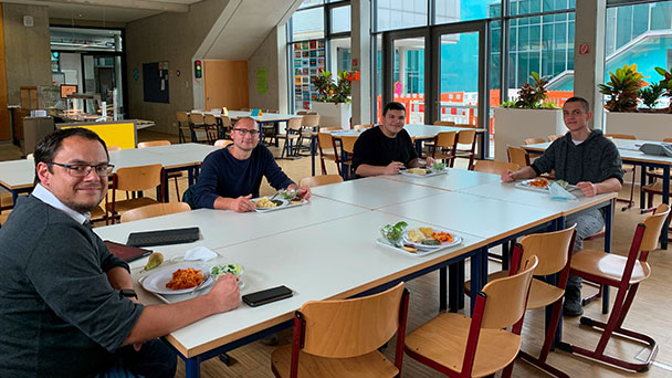 Jugenddelegation testet Schulessen – Ökologischer Gedanke soll noch stärker berücksichtigt werden Jugenddelegation testet Schulessen – Ökologischer Gedanke soll noch stärker berücksichtigt werden