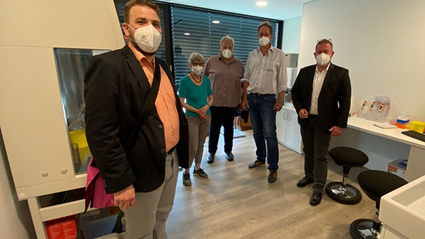 FDP-Engagement zur COVID-19 Früherkennung – Vollautomatisierter PCR-Schnelltest aus Spuckproben und Gurgelwasser FDP-Engagement zur COVID-19 Früherkennung – Vollautomatisierter PCR-Schnelltest aus Spuckproben und Gurgelwasser