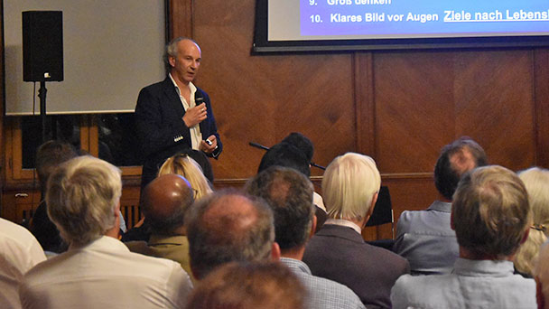 Rede von Martin Müller begeistert für das Ehrenamt – Roland Kaiser: „500 eingetragenen Vereine in Baden-Baden“ Rede von Martin Müller begeistert für das Ehrenamt – Roland Kaiser: „500 eingetragenen Vereine in Baden-Baden“