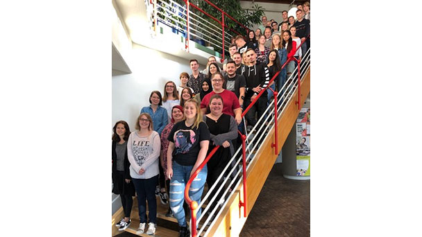 Schüler, die lange nicht mehr in der Schule waren – Berufsoberschule mit behutsamem Empfang Schüler, die lange nicht mehr in der Schule waren – Berufsoberschule mit behutsamem Empfang