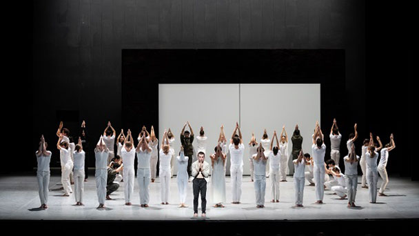 Premierenkritik zu John Neumeier im Festspielhaus Baden-Baden – „Dona Nobis Pacem“ – Gastkommentar von Inga Dönges Premierenkritik zu John Neumeier im Festspielhaus Baden-Baden – „Dona Nobis Pacem“ – Gastkommentar von Inga Dönges