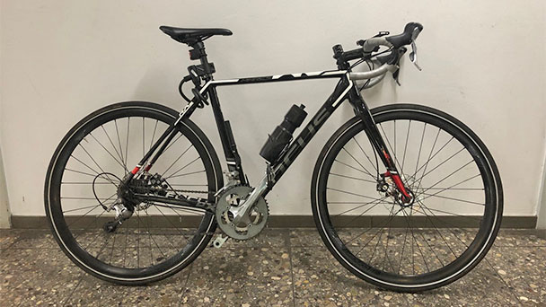 Polizei sucht Fahrrad-Eigentümer in Baden-Baden – In der Rheinstraße Rennrad Marke Focus neben sich hergeschoben