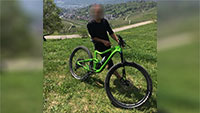 Fahrraddiebstahl in der Schwarzwaldstraße auf Video – 5.000 Euro teures Mountainbike abtransportiert